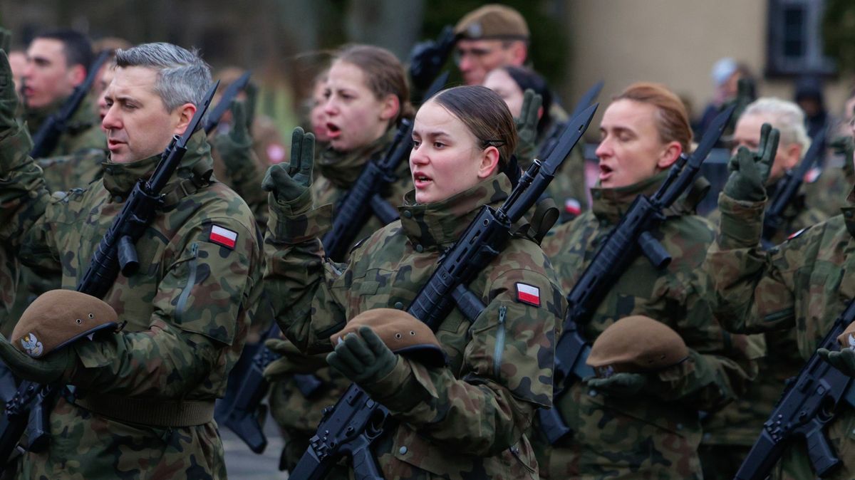 Polská armáda svolává k odvodovým komisím čtvrt milionu mužů a žen